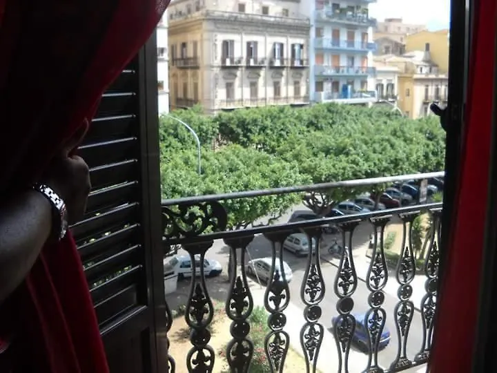 Liliana'S House Apartment Palermo 0*,